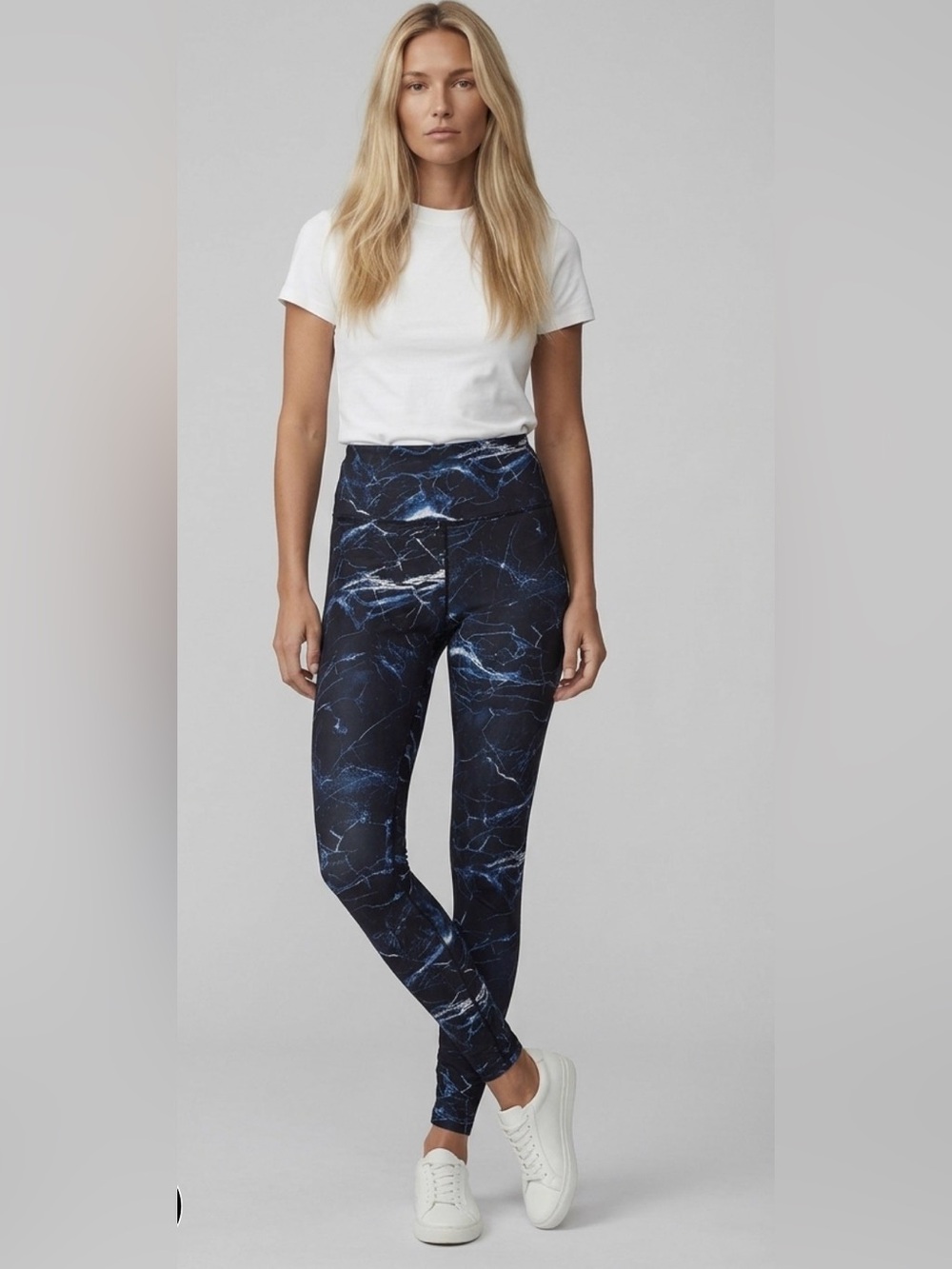 Forever 21 Navy Marbleized High-Waist Leggings size M great condition
